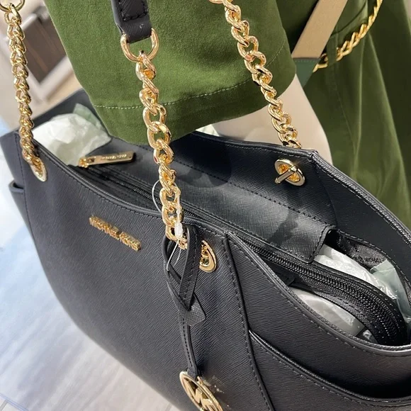 Michael Kors MICHAEL KORS
Jet Set Large Saffiano Leather Shoulder Tote Bag
NWT - Picture 8 of 16